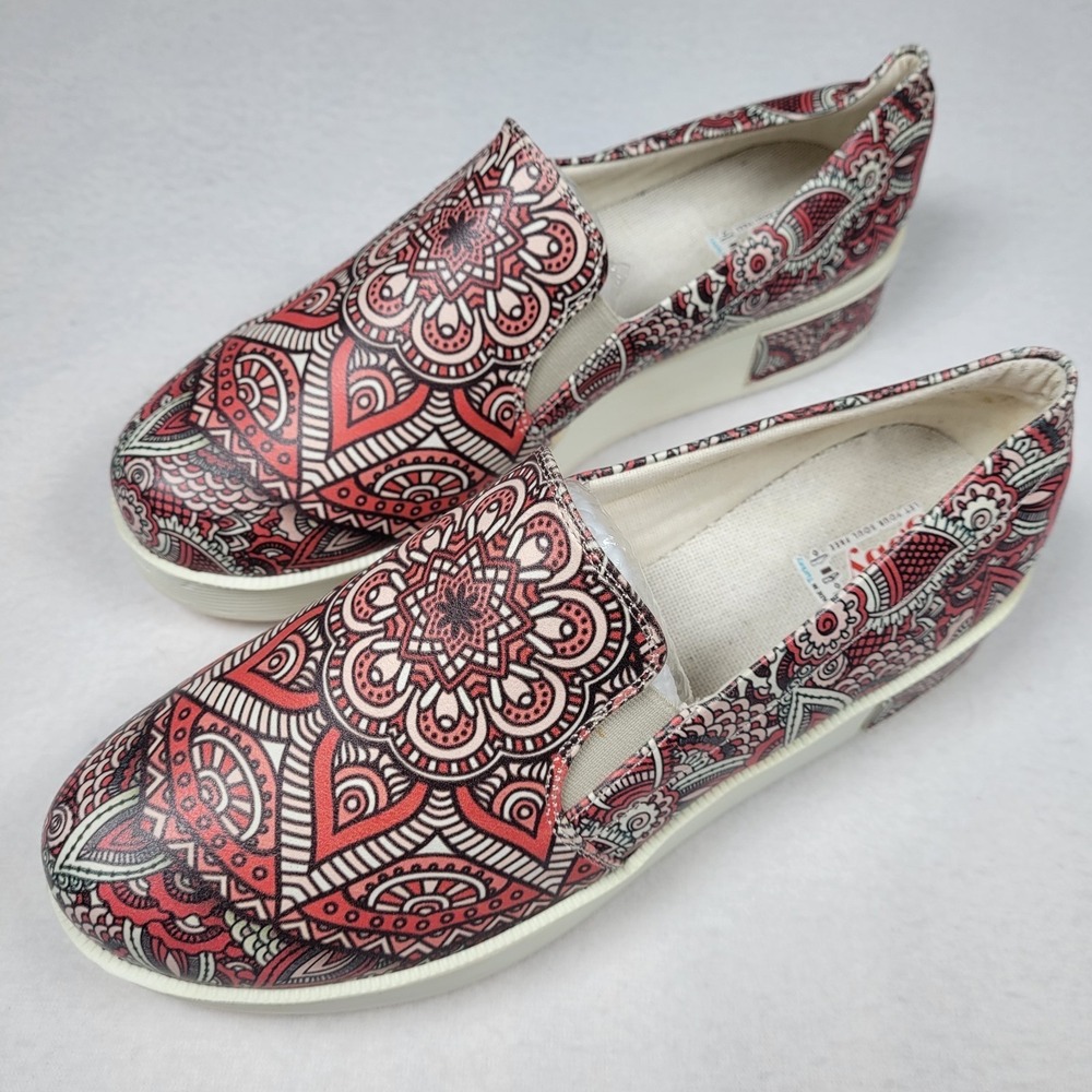 Goby‎ Women's Platiform Sole Slip On Loafers US Size 8.5, Red Paisley Design